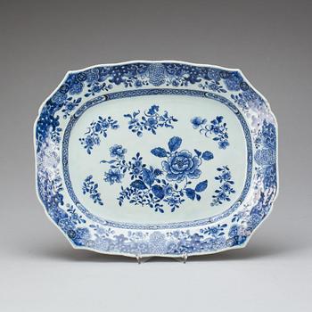 STEKFAT, porslin, Kina, Qianlong 1736-1795.