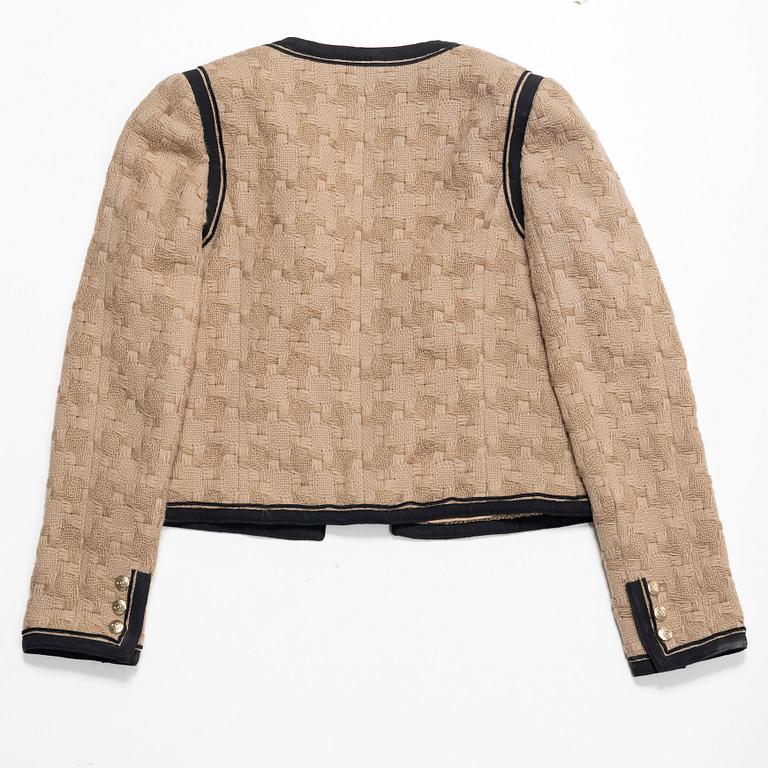 Chanel, jacket, French size 42.
