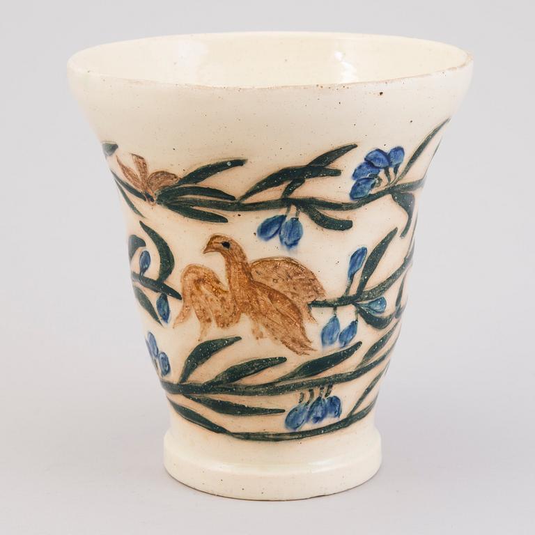 Gerda Thesleff, MALJAKKO, kivitavaraa, signeerattu GT.