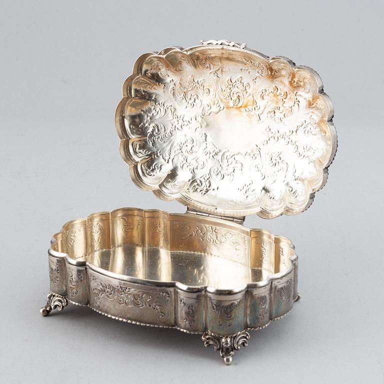 A silver box, Italy 1930-40s and with swedish import mark.