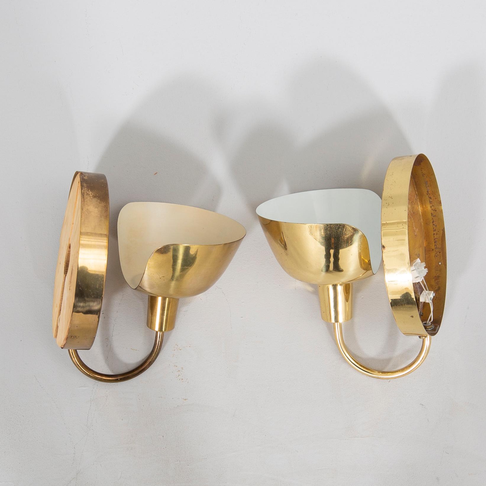 Josef Frank, vägglampor, ett par, mässing, modell 2389, Firma Svenskt Tenn.