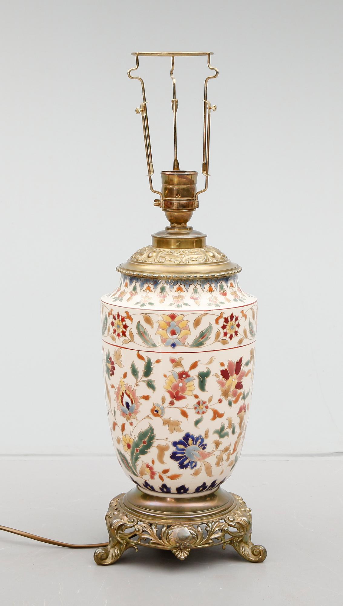 BORDSLAMPA, porslin, sekelskifet 1900.