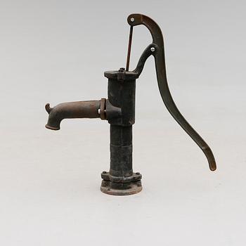 TRÄDGÅRDSPUMP, 1900-tal.