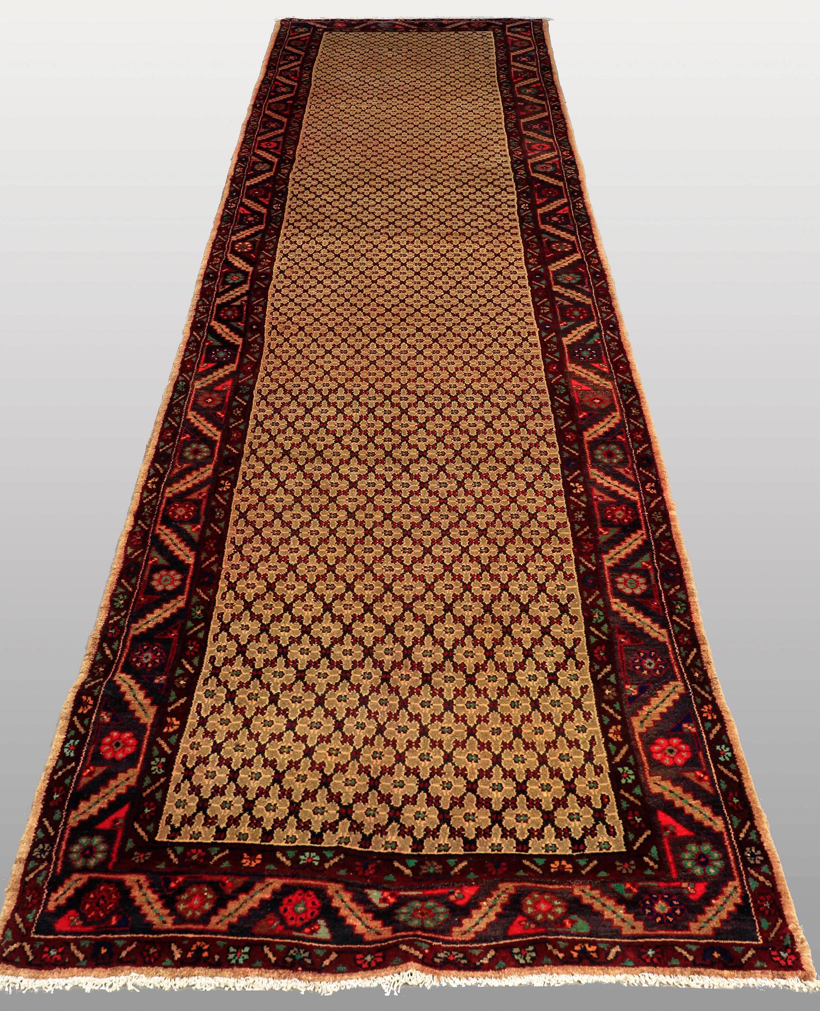 A RUNNER, Koljaj, ca 577 x 107 cm.