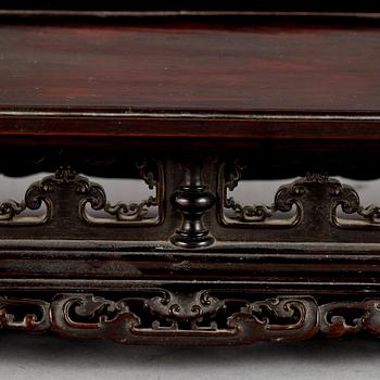 STÄLL / SOCKEL, trä, Kina, 1900-talets början.