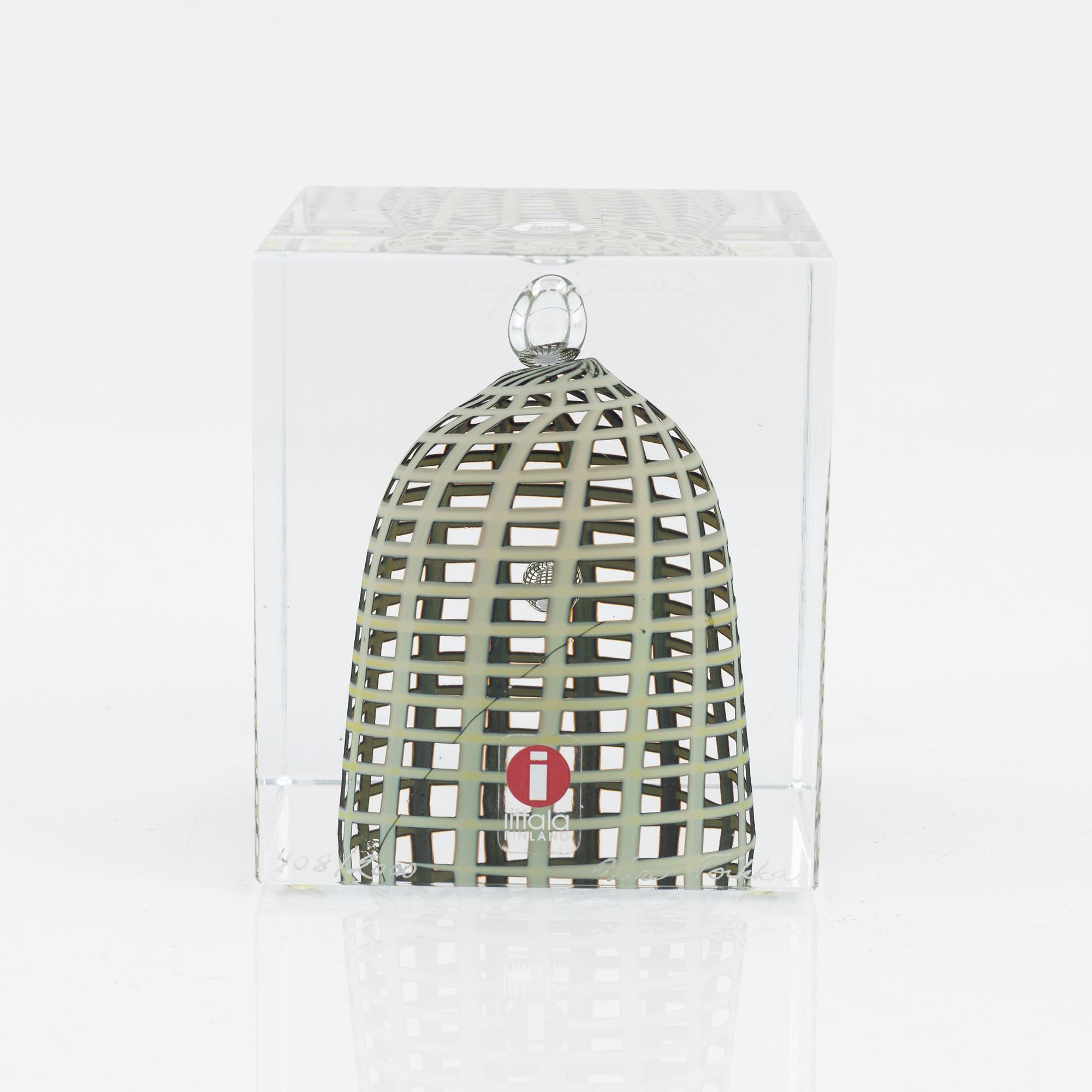 Oiva Toikka, Årskub Sign. Oiva Toikka, Nuutajärvi 2002, 408/2000.