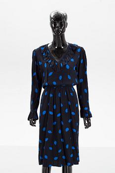 KLÄNNING, Yves Saint Laurent.