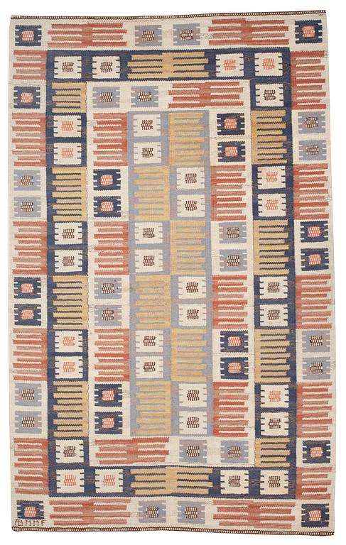 CARPET. "Porslinsmattan". Flat weave. 261 x 160,5 cm. Signed AB MMF.