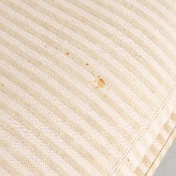 Fåtölj med fotpall, 1900-talets andra hälft, Danmark.