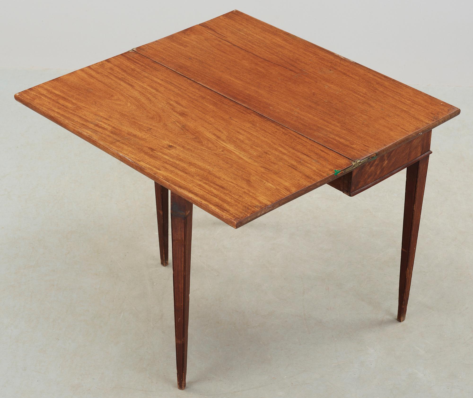 SPELBORD, sengustavianskt, omkring år 1800.