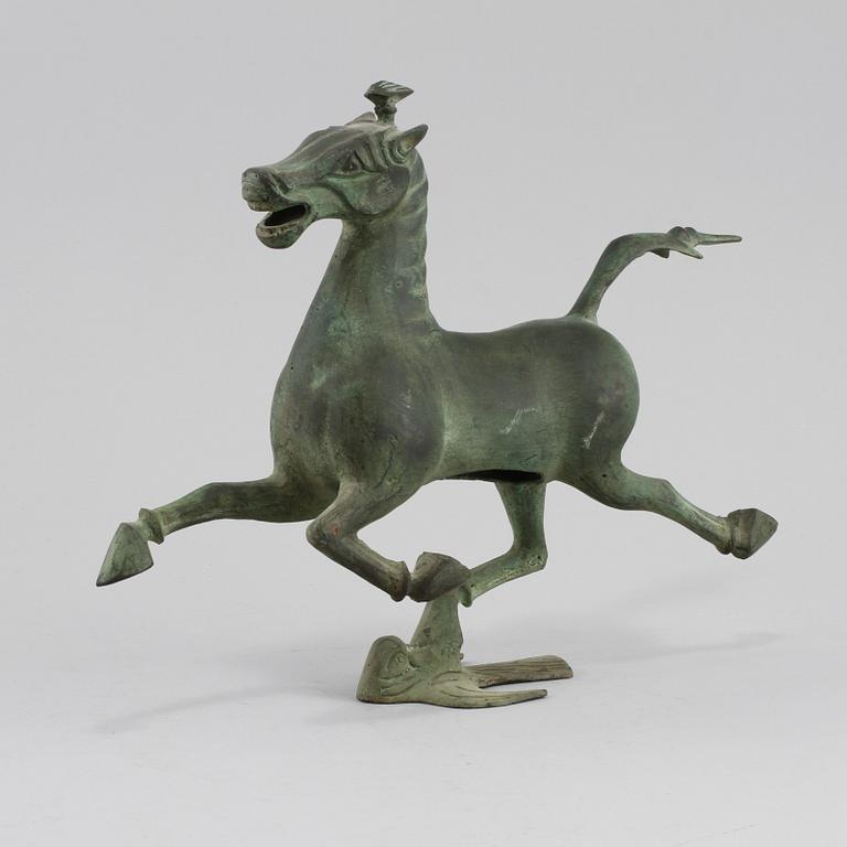 FIGURIN, grönpatinerad metall, orientalisk,  1900/2000-tal.