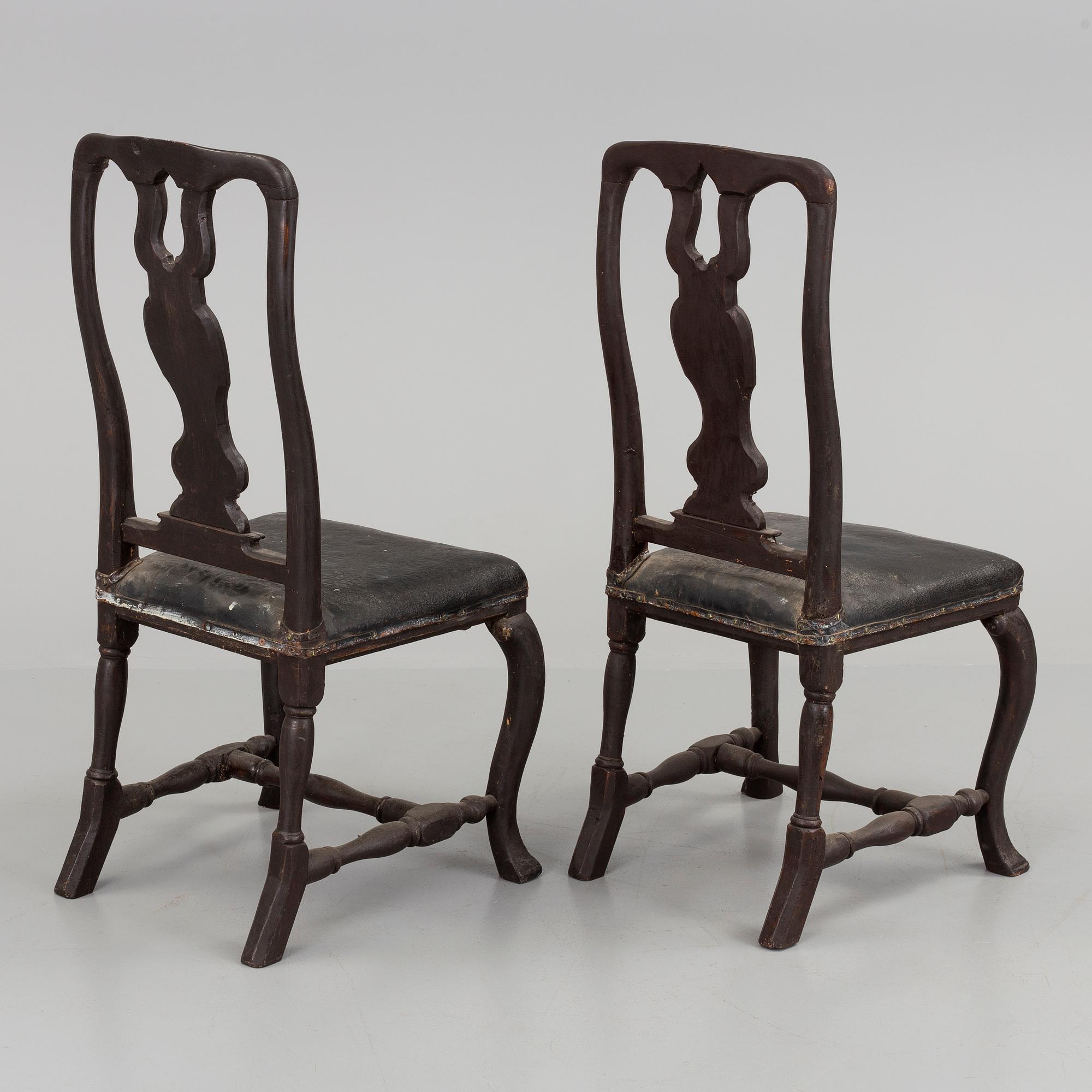STOLAR, ett par snarlika, senbarock, 1700-tal.