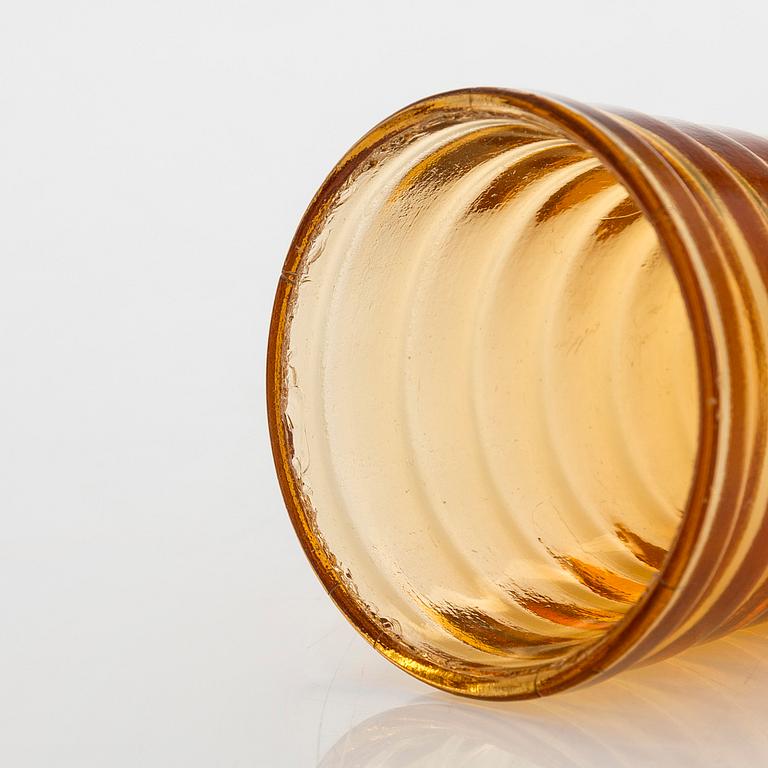 Aino Aalto, A set of 1930's carafe and drinking glasses, 8 pcs, "Bölgeblick" Karhula Glassworks.