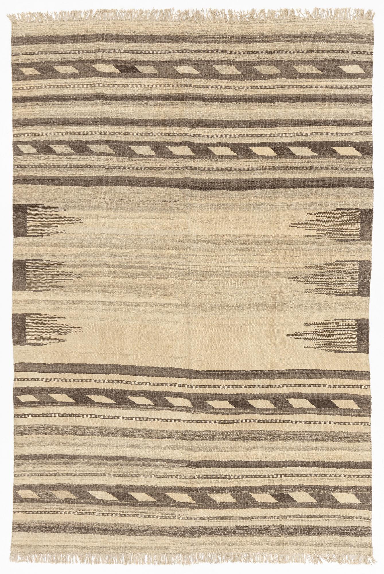 A persian kilim, ca 300 x 200 cm.