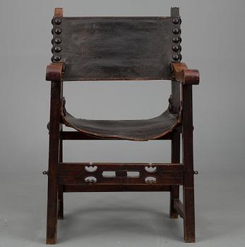 STOL, "Sillón de fraileros" skinn samt trä, Spanien 1600/1700-tal.