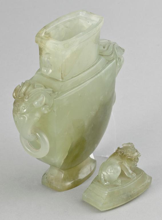 URNA med LOCK, nefrit, Kina.