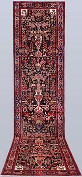 Gallerimatta, Hamadan, ca 480 x 107 cm.