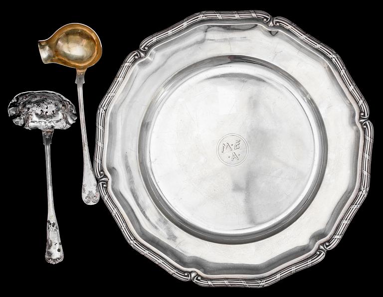 BRICKA, STRÖSKED samt SÅSSLEV, silver, bl a K Anderson, 1868-1914. Tot ca 680 g.