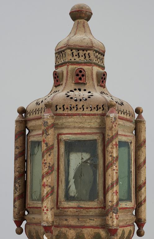PROCESSIONSLYKTOR, ett par, 1800/1900-tal.