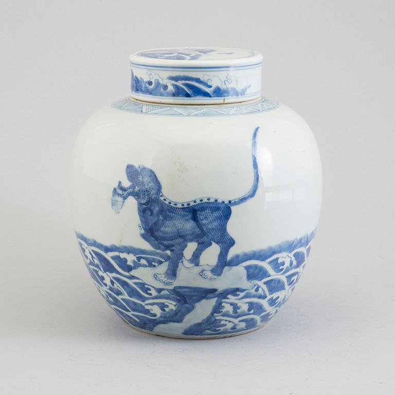 A BLUE AND WHITE JAR
late Qing dynasty.