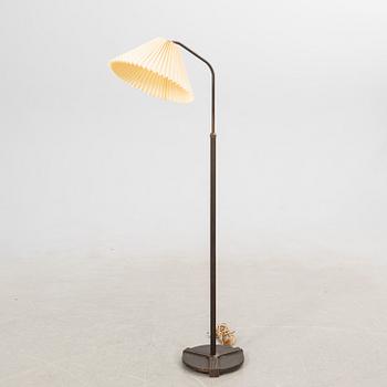 Golvlampa, troligen Lyfa, Danmark 1900-talets första hälft.