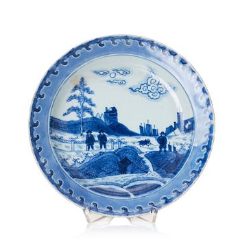 1139. A blue and white dish, Qing dynasty, Yongzheng (1723-35).