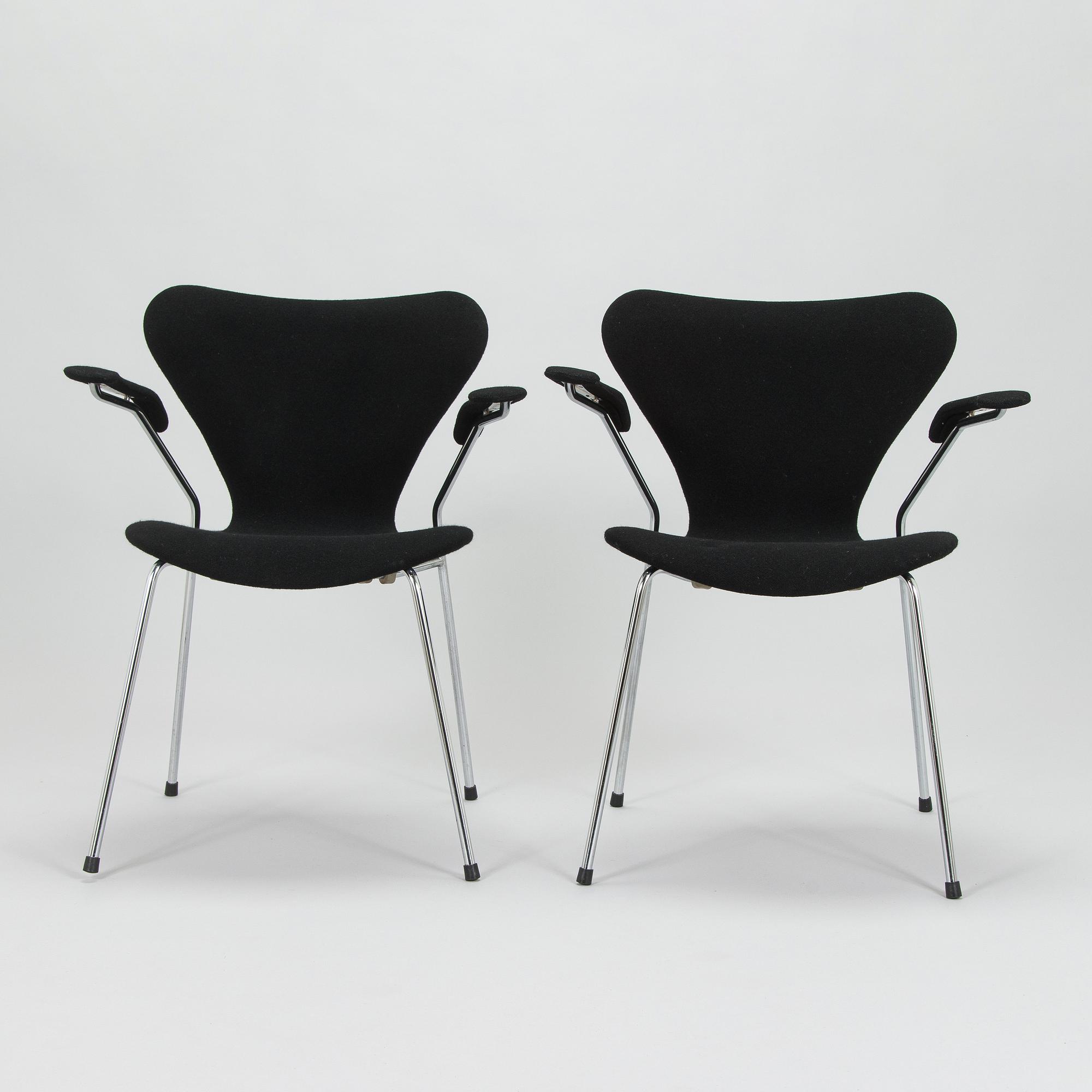 Arne Jacobsen, stolar, 7 st, "Sjuan", Fritz Hansen, Danmark, 1900-talets slut.