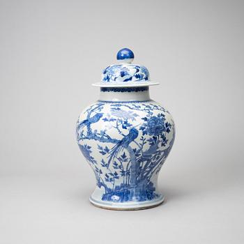 A Chinese blue and white Kangxi-style jar with lid, 20th century.