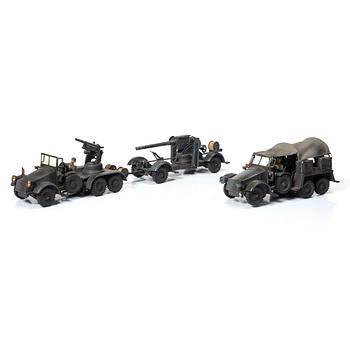 Hausser, all-terrain vehicle and trailer with anti-aircraft gun, Germany, 1930s/40s.
