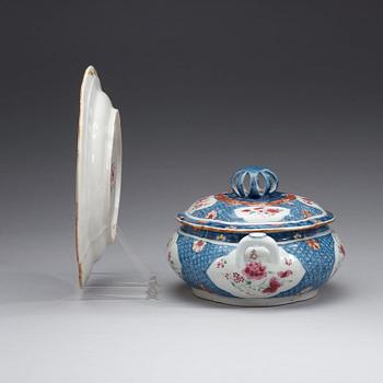 A blue and white and famille rose tureen with cover and stand, Qing dynasty, Qianlong (1736-95).