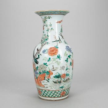 VAS, porslin, Kina, omkring år 1900.