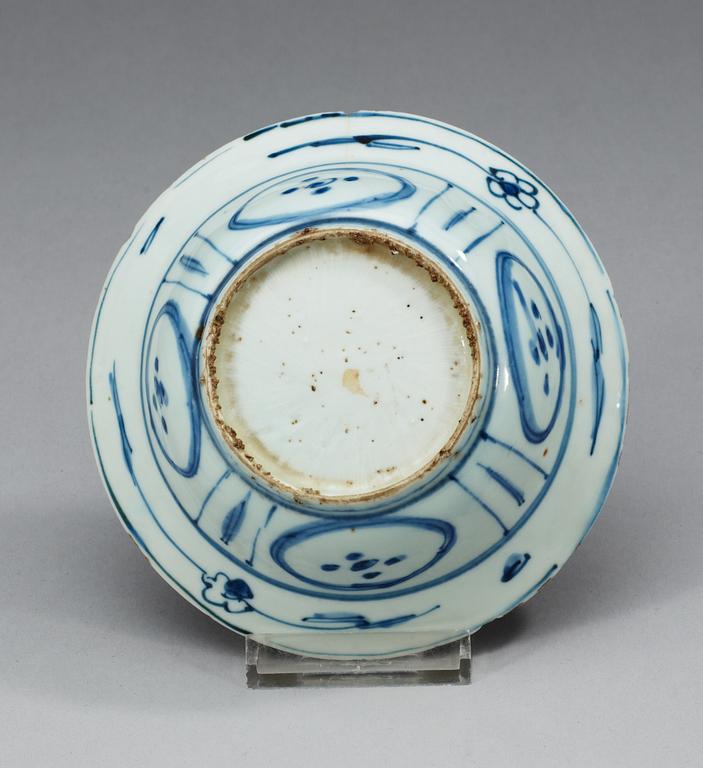 BÄRTALLRIKAR, sex stycken, kraakporslin. Ming dynastin, Wanli (1572-1620).
