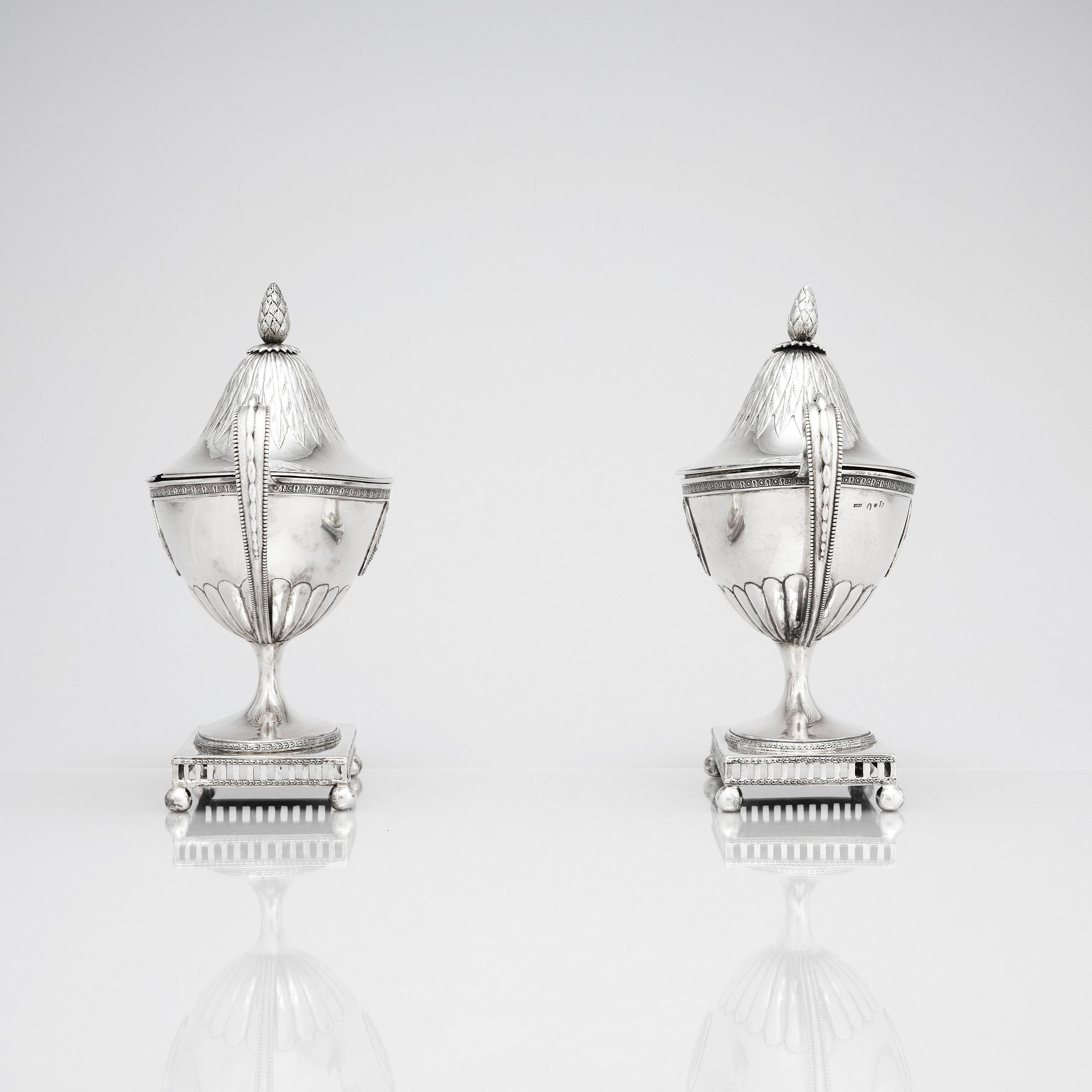Mikael Nyberg, sockerskålar, ett par, silver, Stockholm 1791. Gustavianska.