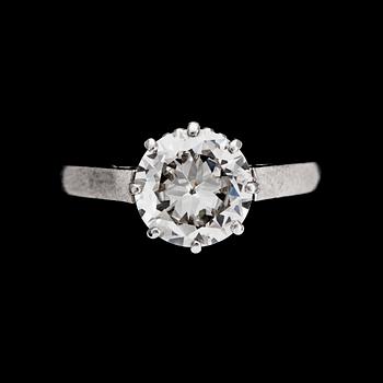 820. RING, briljantslipad diamant ca 1.60 ct. 1950-tal.