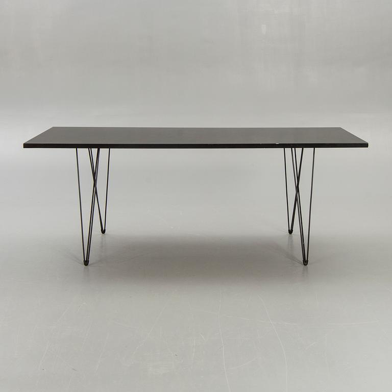 Andreis & Hiroko van Onck table "Tavolo Xz3" for Magis.