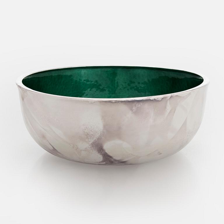 A. Tillander, skål, sterlingsilver och emalj, Åbo 2005.