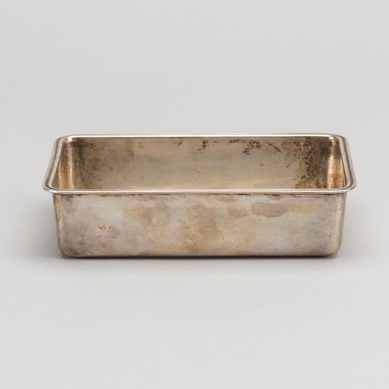 A SILVER BOWL BY ERIK AUGUST KOLLIN S:T PETERSBURG 1890.