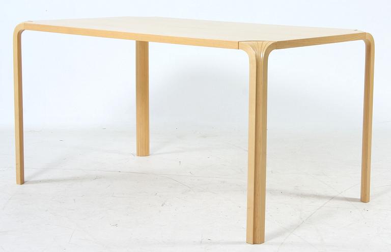 BORD, "X800A/MX800A", Alvar Alto för Artek. Formgivet år 1954.