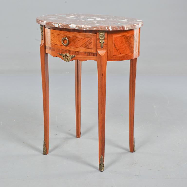 SIDOBORD, gustaviansk stil, omkring 1900-talets mitt.