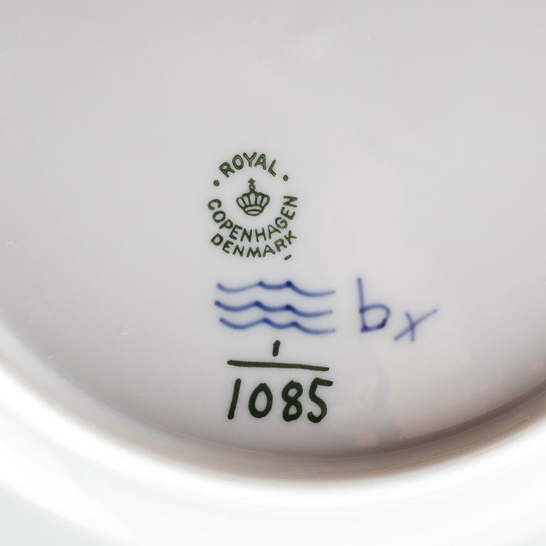 SERVISPORSLIN, 13 delar, porslin, "Musselmalet", Royal Copenhagen.