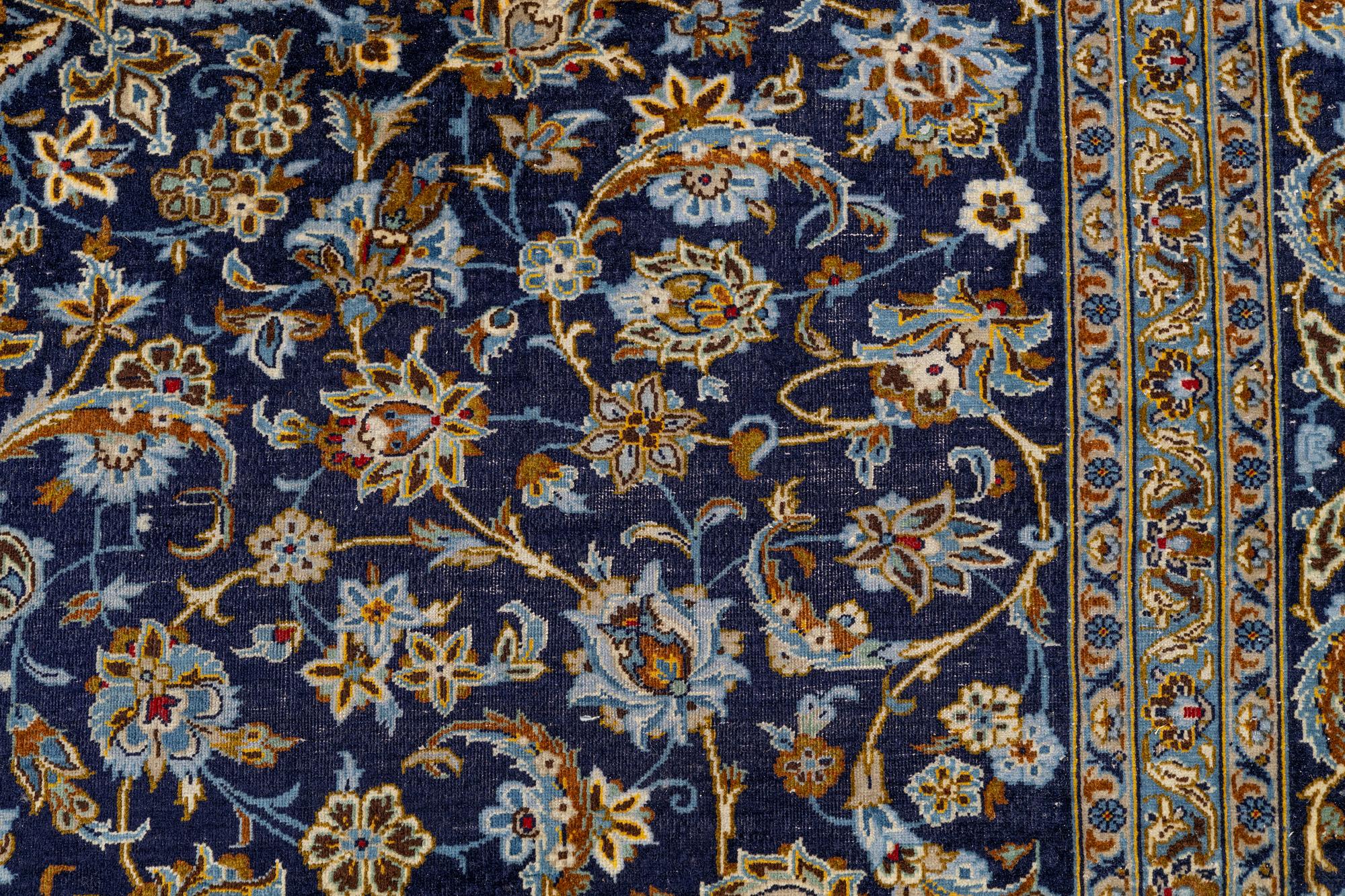 Carpet, oriental, approx. 390 x 285 cm.