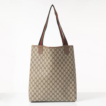 Gucci,.