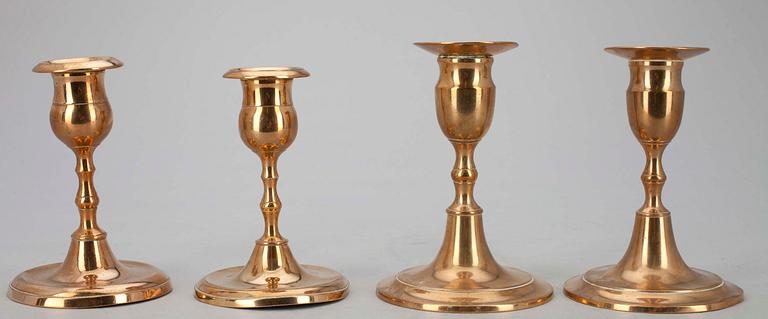 LJUSSTAKAR TVÅ PAR, mässing, stämplade, Skultuna Bruk 1850-1870.