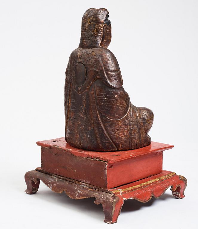 A large wooden gilt lacquer figure of Guanyin, Vietnamese/Southern China, about 1800 or later.