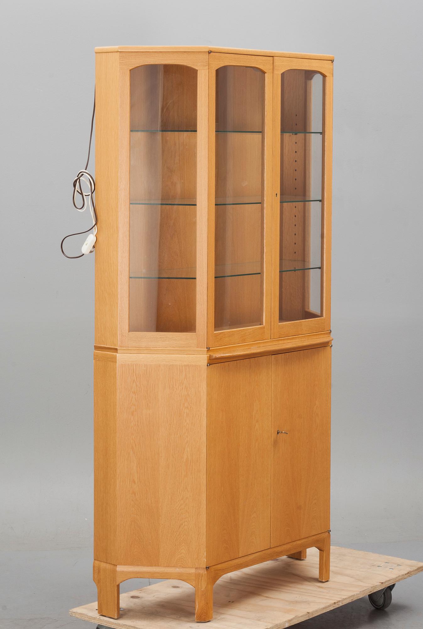 VITRINSKÅP, "Undantaget", Carl Malmsten.