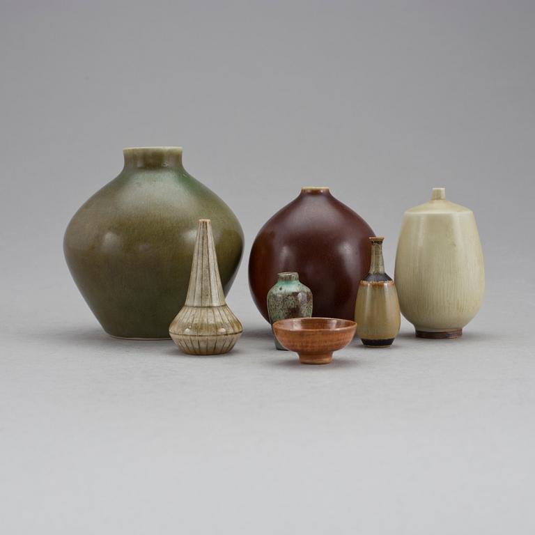 MINIATYRVASER, 7 st, stengods, Palshus, Danmark, 1900-talets andra hälft.