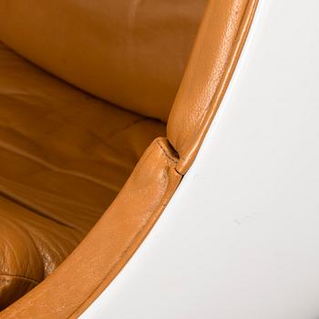 Eero Aarnio, a 'Ball Chair' for Asko.
