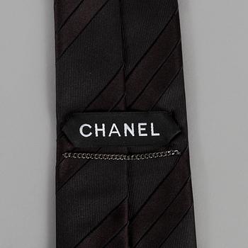 TIE, Chanel.