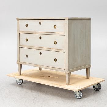 Chest of drawers, 19th century.