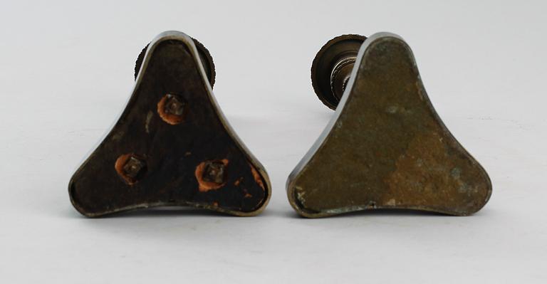 LJUSSTAKAR, 1 par, patinerad brons, senempire, 1800-talets första hälft.